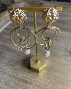 Classy Lady Pearl Earrings